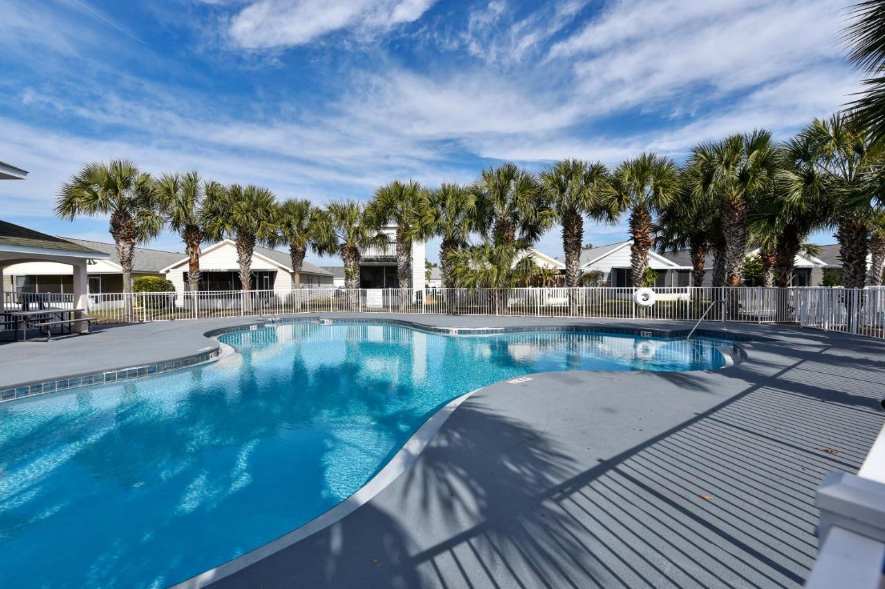 Poolside By Book That Holiday home
